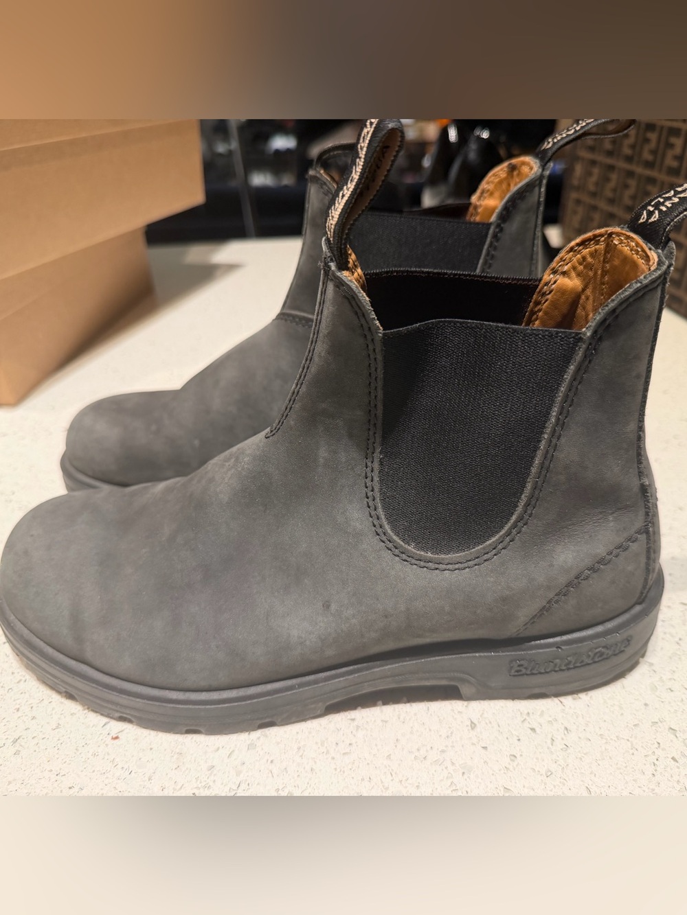 Blundstone Rustic Chelsea Boots - Picture 3 of 8